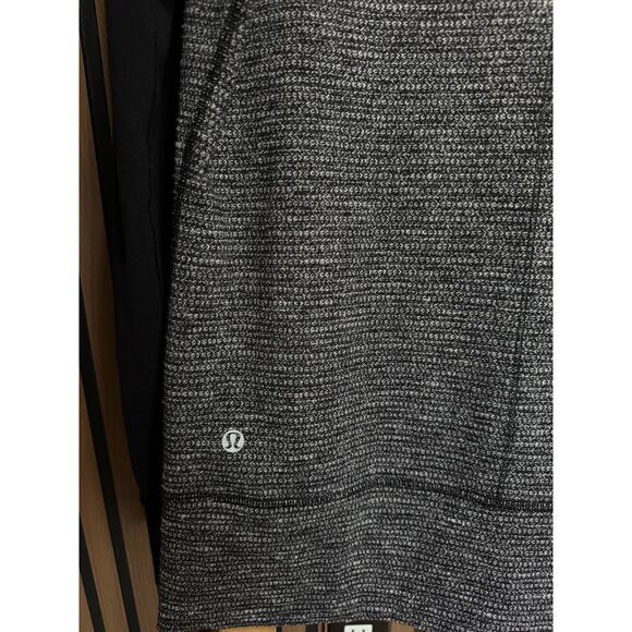 Lululemon Daily Yoga Jacket Full Zip Loose Fit Two Tone Gray Heather Size 8 - Picture 6 of 9